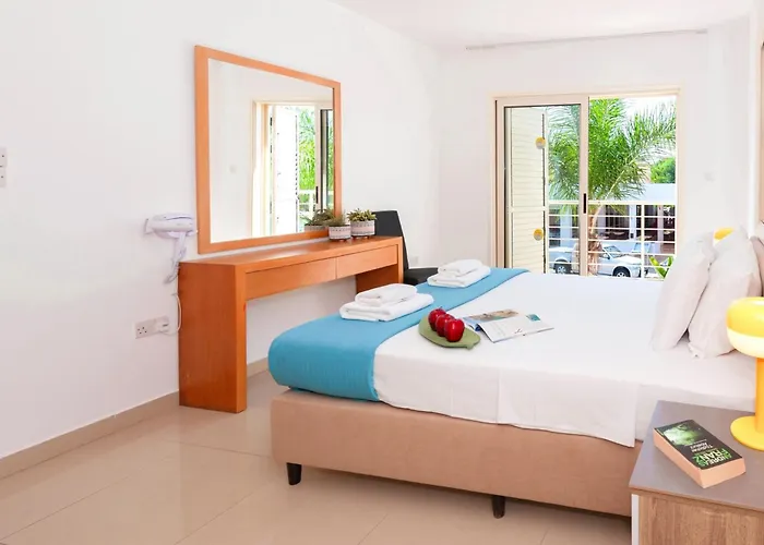 Anemona - 100m From Pernera Protaras